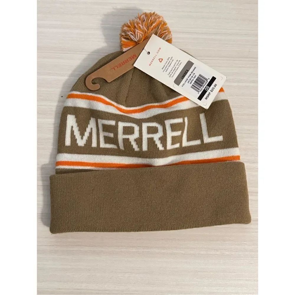 NWT. Merrell Unisex Pom Beanie